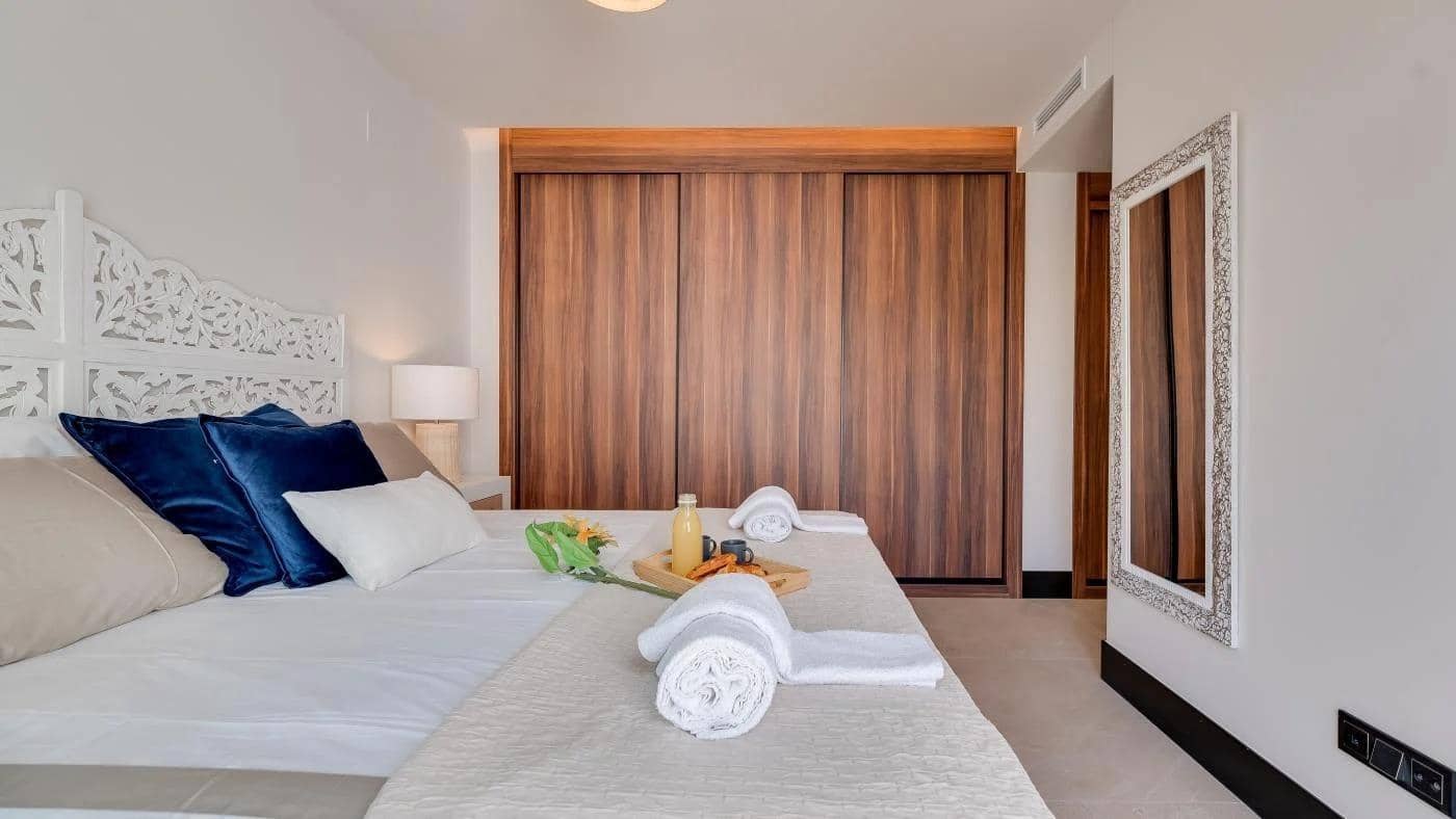 3 makuuhuone Huoneisto myytävänä paikassa Nueva Andalucia mukana uima-altaan 
autotalli - 850 000 € (Ref: 9608150)