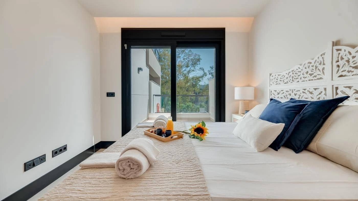 3 makuuhuone Huoneisto myytävänä paikassa Nueva Andalucia mukana uima-altaan 
autotalli - 850 000 € (Ref: 9608150)