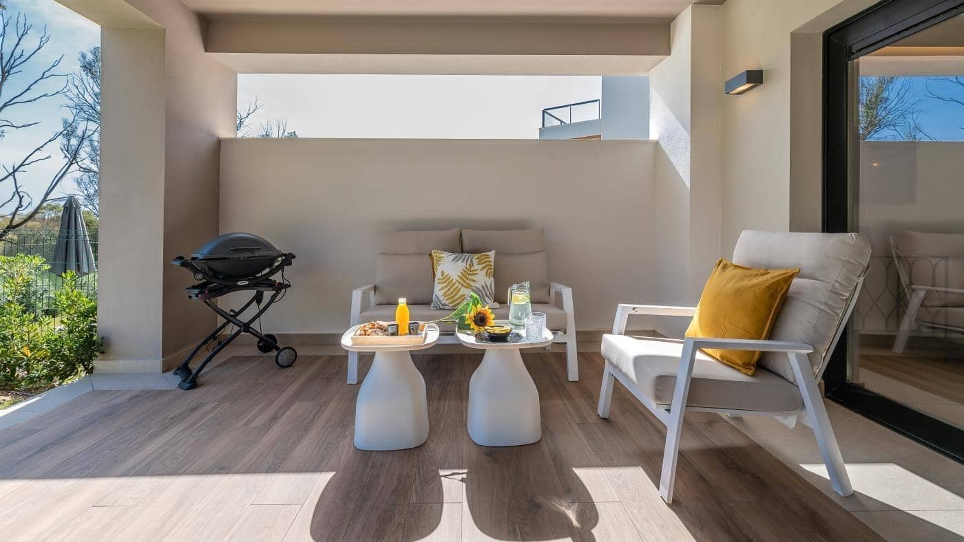 3 makuuhuone Huoneisto myytävänä paikassa Nueva Andalucia mukana uima-altaan 
autotalli - 850 000 € (Ref: 9608150)