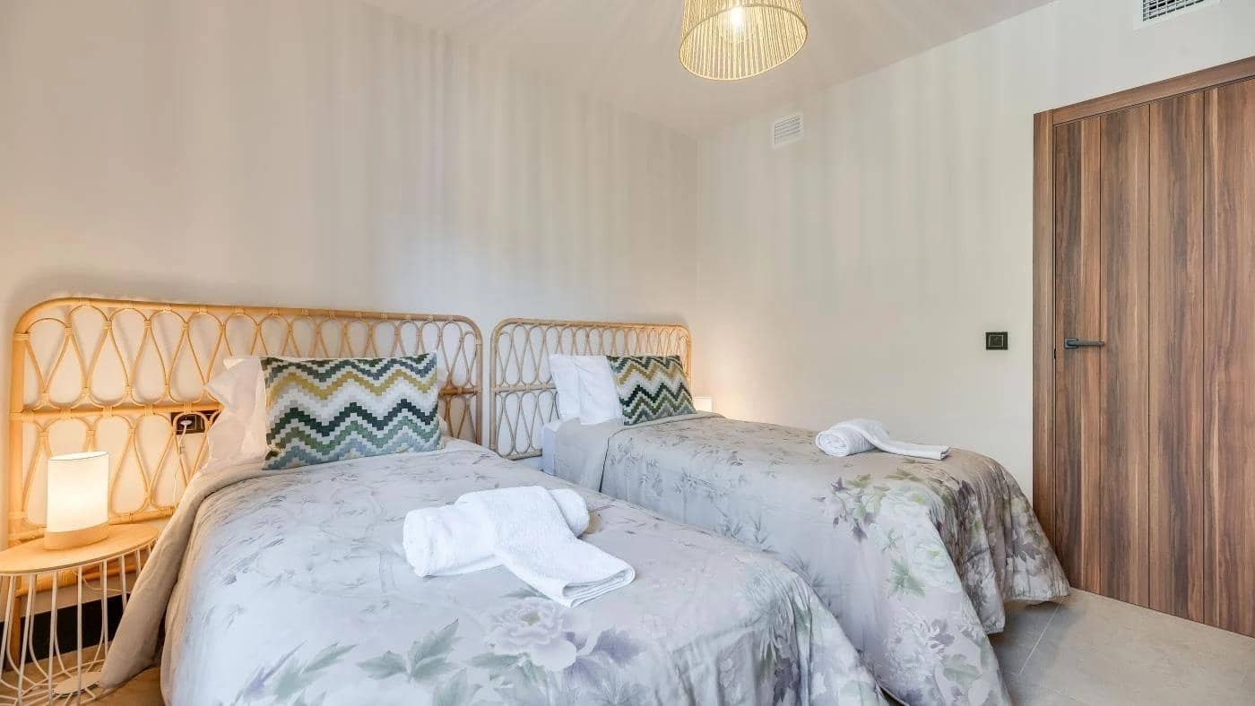 3 makuuhuone Huoneisto myytävänä paikassa Nueva Andalucia mukana uima-altaan 
autotalli - 850 000 € (Ref: 9608150)