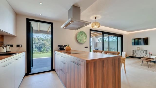 3 makuuhuone Huoneisto myytävänä paikassa Los Naranjos, Marbella mukana uima-altaan 
autotalli - 850 000 € (Ref: 9608150)