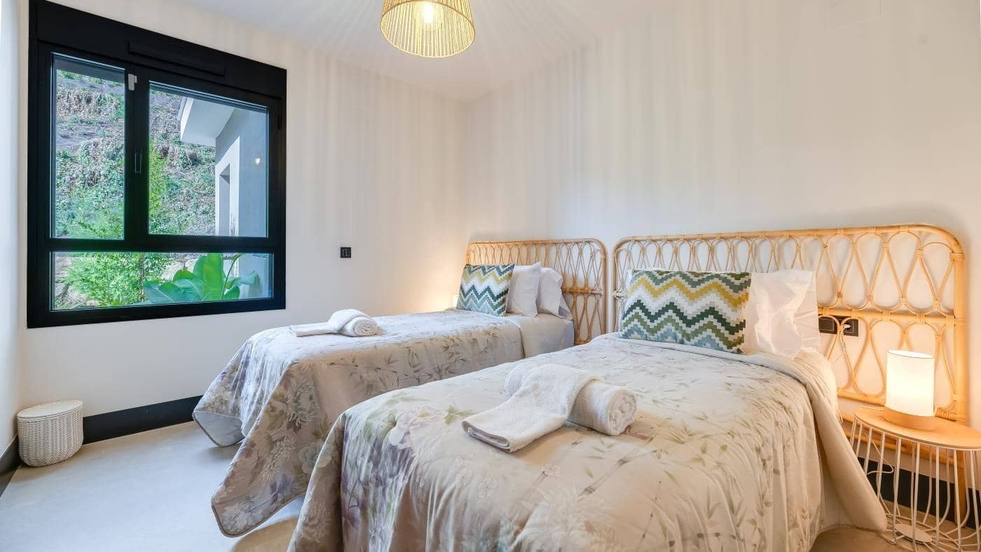 3 makuuhuone Huoneisto myytävänä paikassa Nueva Andalucia mukana uima-altaan 
autotalli - 850 000 € (Ref: 9608150)