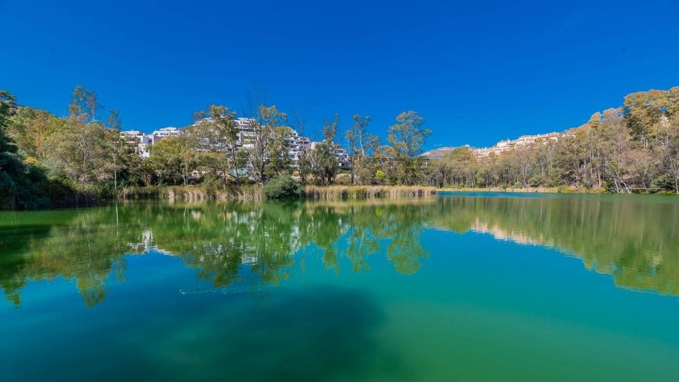 3 makuuhuone Huoneisto myytävänä paikassa Nueva Andalucia mukana uima-altaan 
autotalli - 850 000 € (Ref: 9608150)