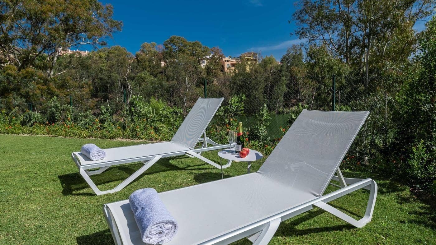 3 makuuhuone Huoneisto myytävänä paikassa Nueva Andalucia mukana uima-altaan 
autotalli - 850 000 € (Ref: 9608150)