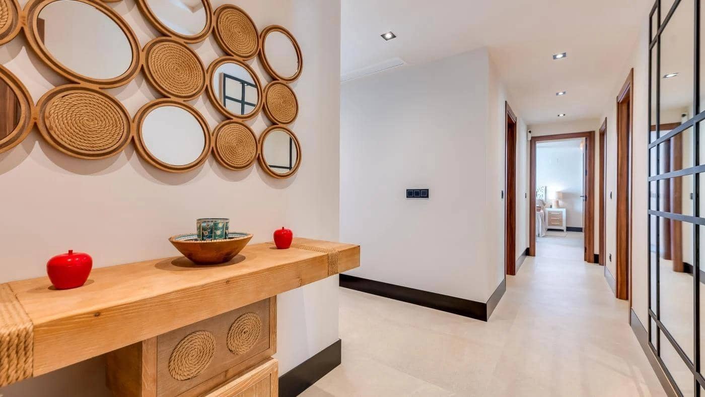 Apartamento de 3 habitaciones en Nueva Andalucia en venta con piscina garaje - 850.000 € (Ref: 9608150)