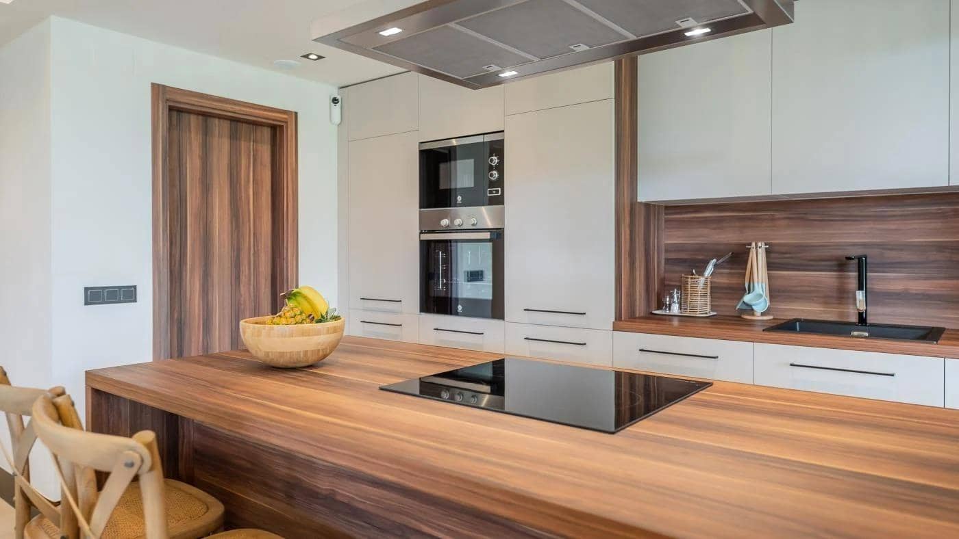Apartamento de 3 habitaciones en Nueva Andalucia en venta con piscina garaje - 850.000 € (Ref: 9608150)