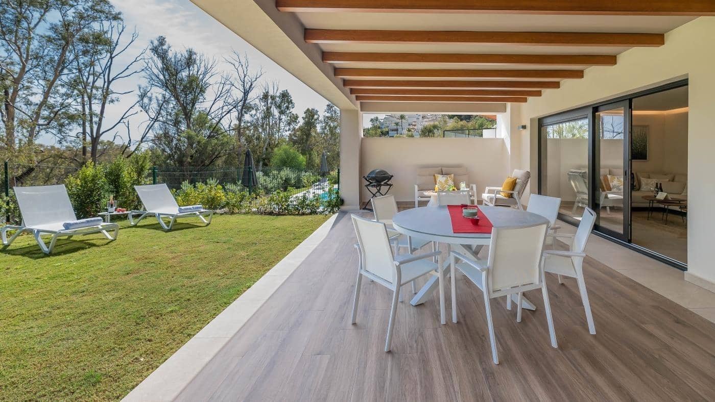 Apartamento de 3 habitaciones en Nueva Andalucia en venta con piscina garaje - 850.000 € (Ref: 9608150)