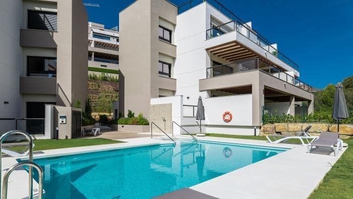 Apartamento de 3 habitaciones en Nueva Andalucia en venta con piscina garaje - 850.000 € (Ref: 9608150)