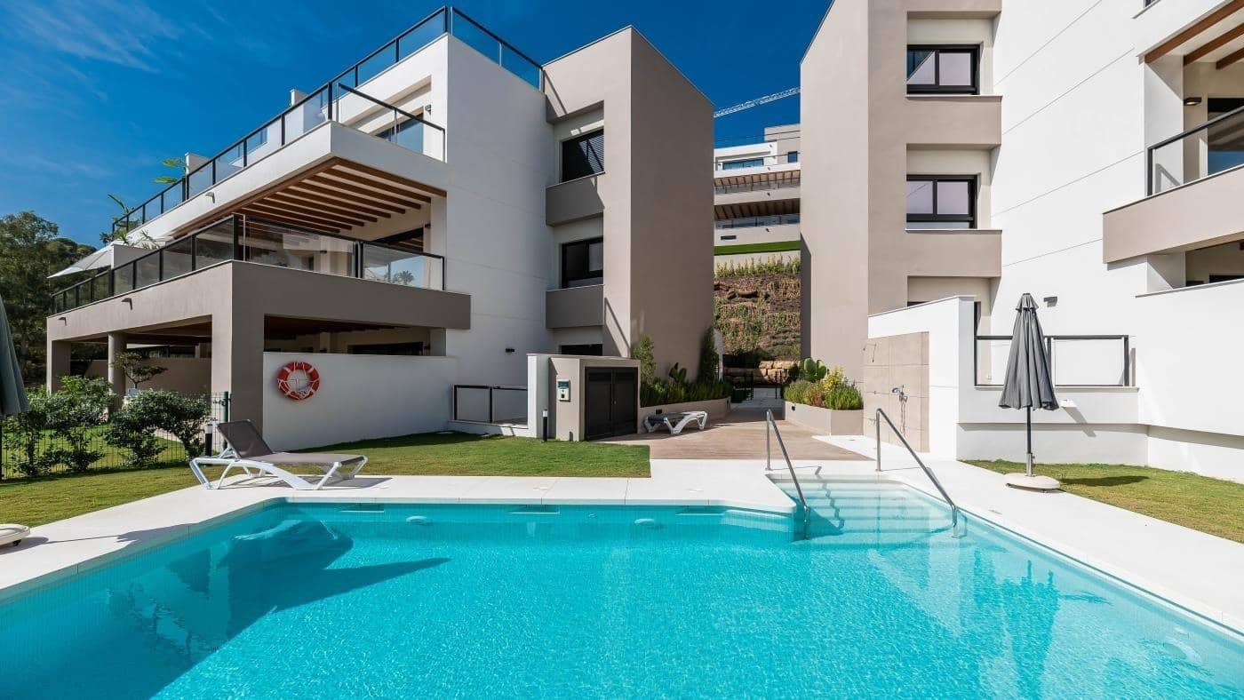 Apartamento de 3 habitaciones en Nueva Andalucia en venta con piscina garaje - 850.000 € (Ref: 9608150)