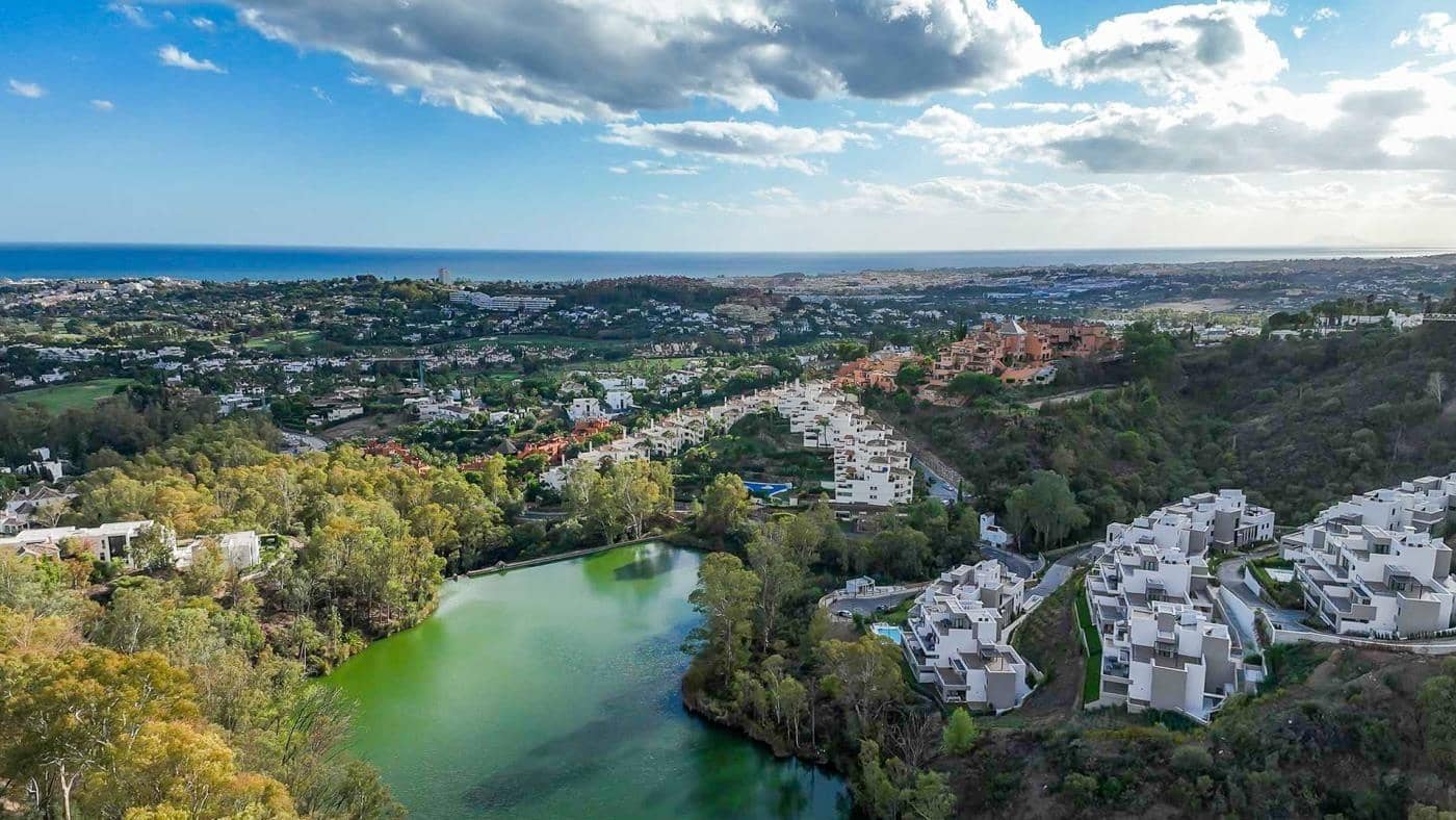 Apartamento de 3 habitaciones en Nueva Andalucia en venta con piscina garaje - 850.000 € (Ref: 9608150)