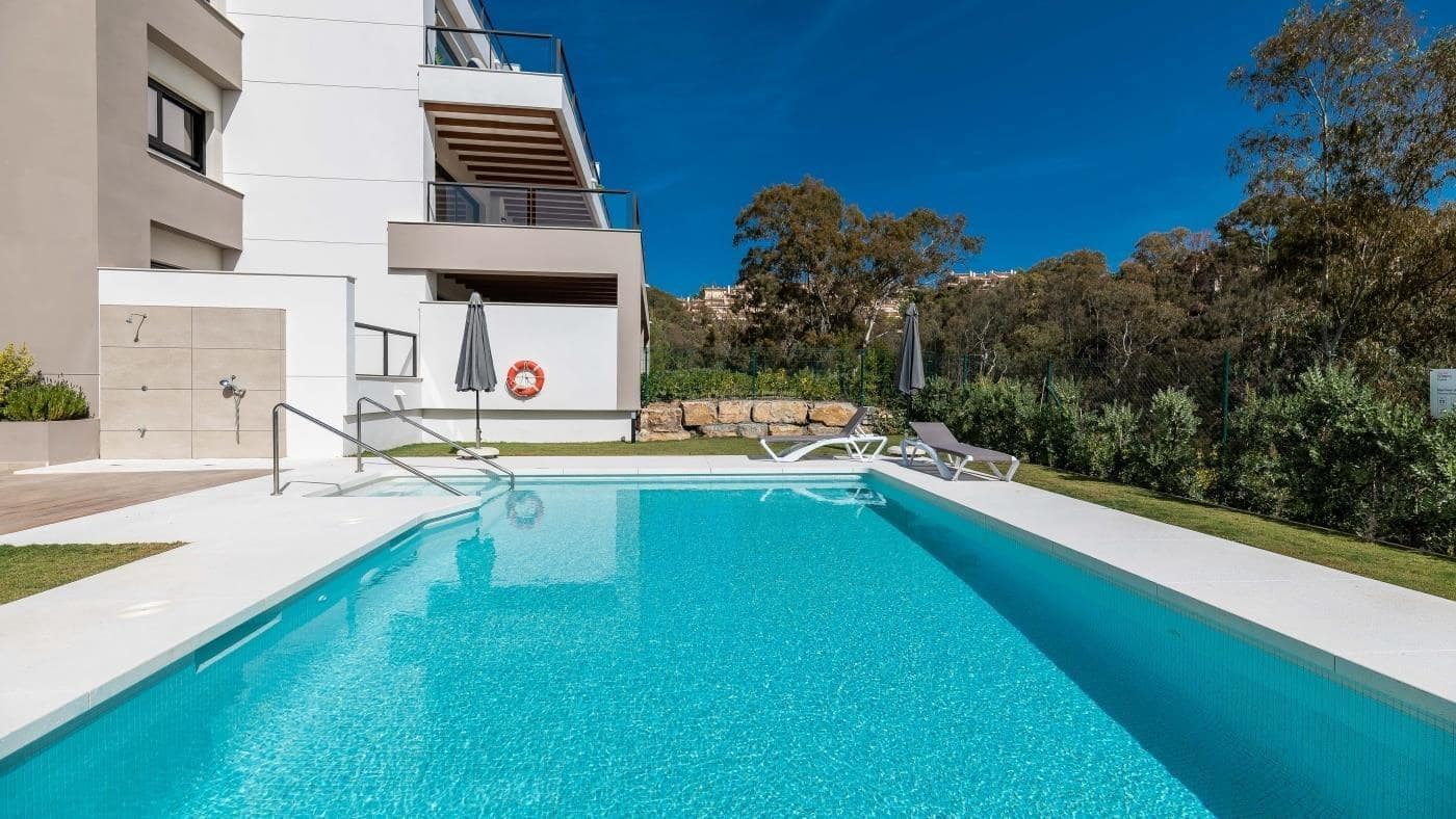 Apartamento de 3 habitaciones en Nueva Andalucia en venta con piscina garaje - 850.000 € (Ref: 9608150)