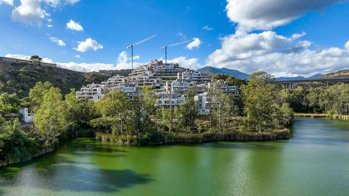 Apartamento de 3 habitaciones en Nueva Andalucia en venta con piscina garaje - 850.000 € (Ref: 9608150)