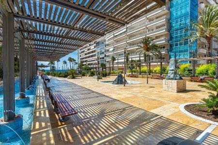 3 sypialnia Mieszkanie na sprzedaż w Marbella z garażem - 730 000 € (Ref: 9611620)