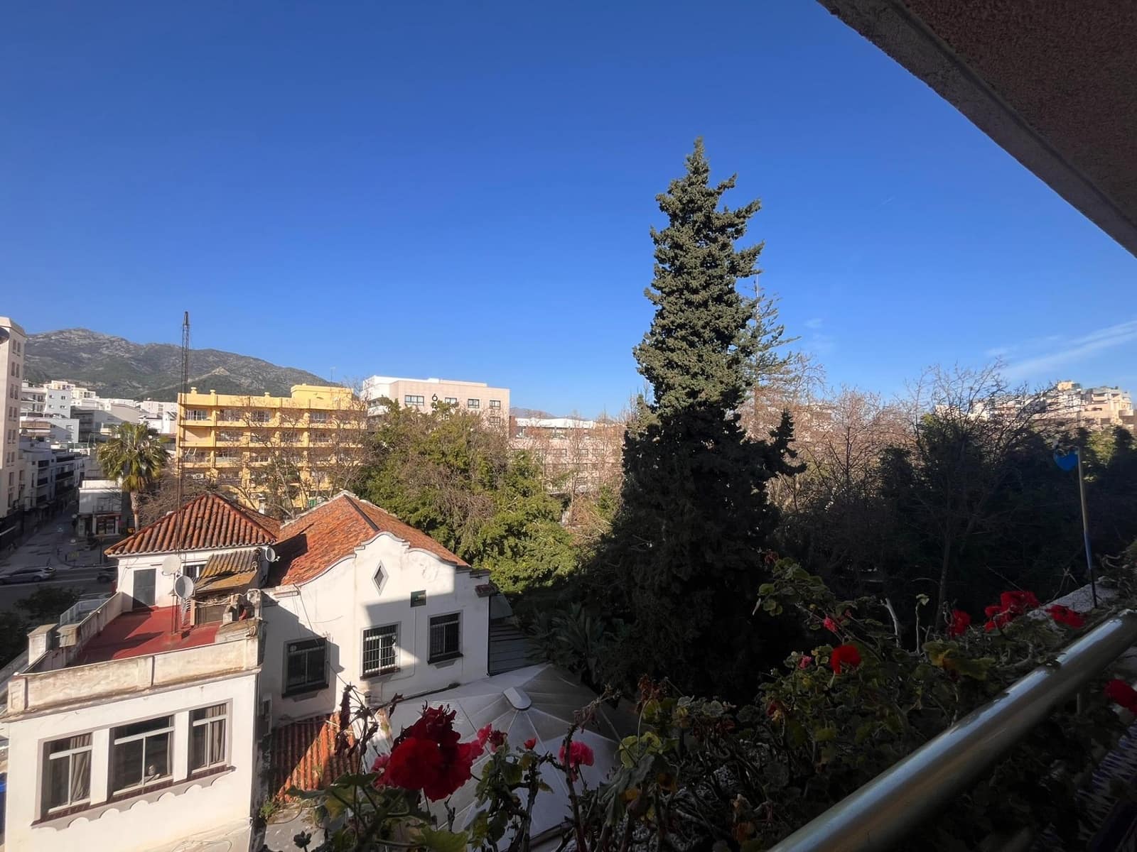 3 sypialnia Mieszkanie na sprzedaż w Marbella z garażem - 730 000 € (Ref: 9611620)