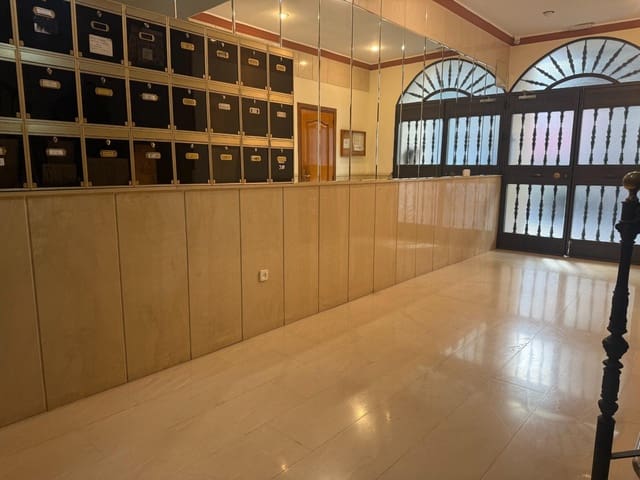 3 Zimmer Wohnung zu verkaufen in Playa Bajadilla - Puertos, Marbella mit Garage - 730.000 € (Ref: 9611620)