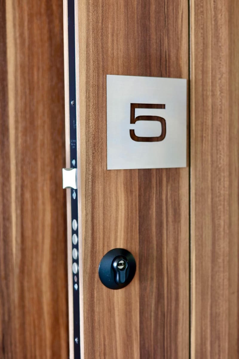 2 bedroom Flat for sale in Nueva Andalucia with pool garage - € 800,000 (Ref: 9630087)