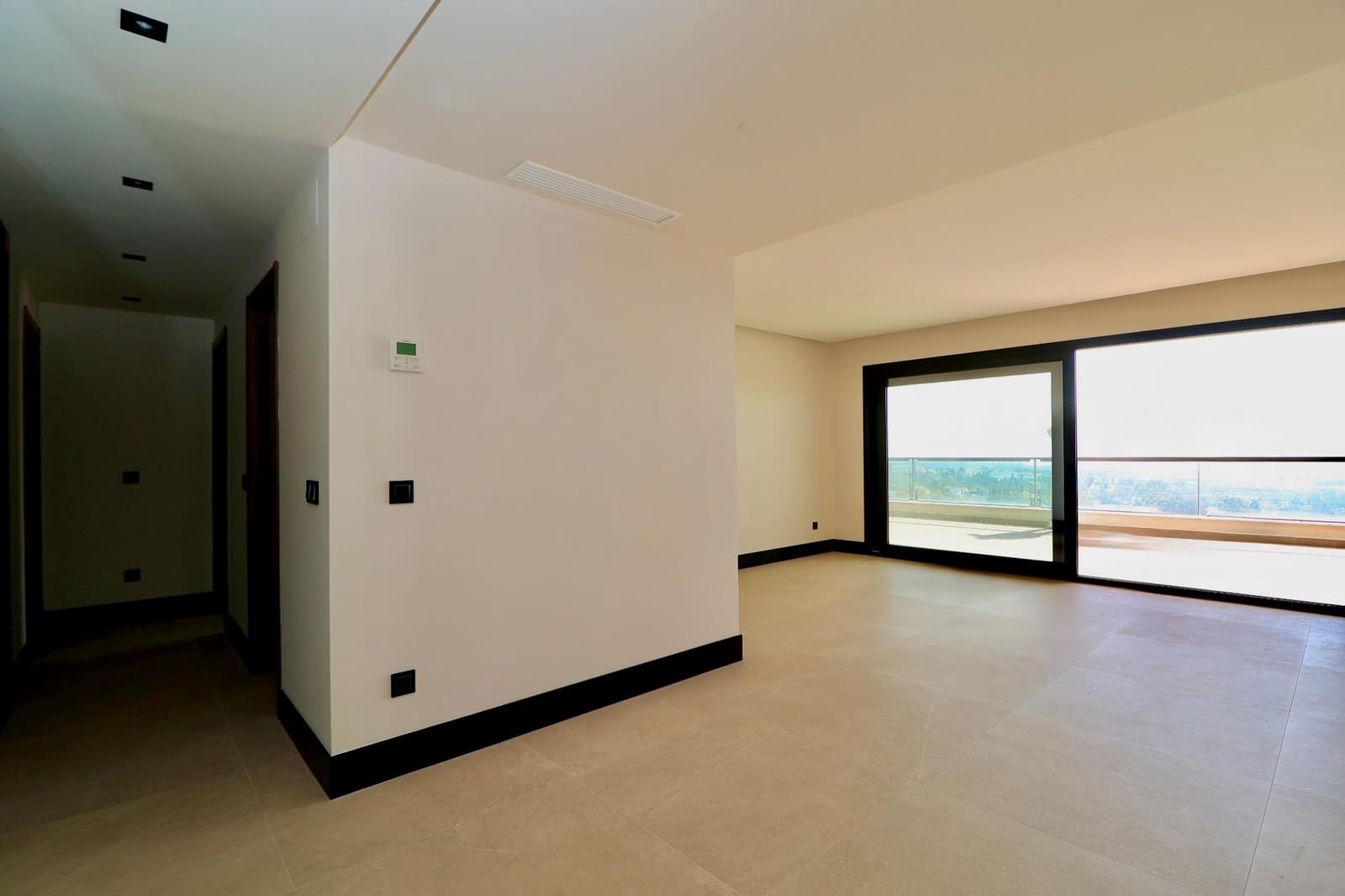 2 bedroom Flat for sale in Nueva Andalucia with pool garage - € 800,000 (Ref: 9630087)