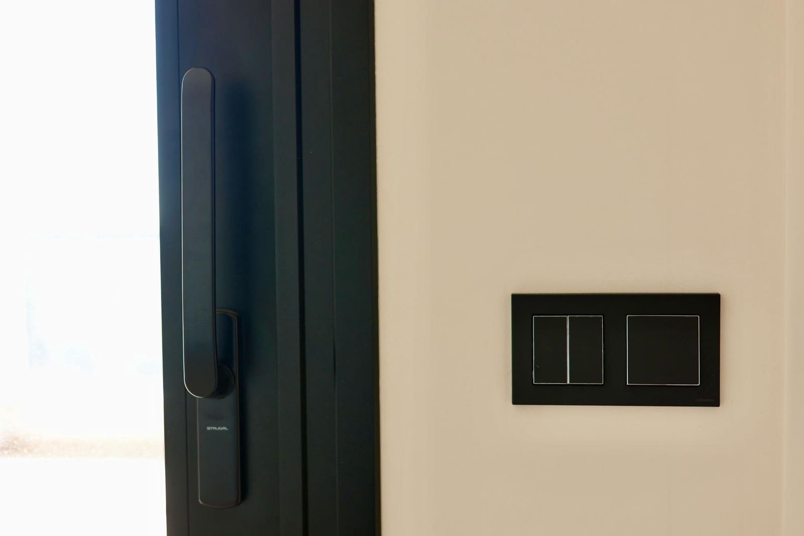 2 bedroom Flat for sale in Nueva Andalucia with pool garage - € 800,000 (Ref: 9630087)