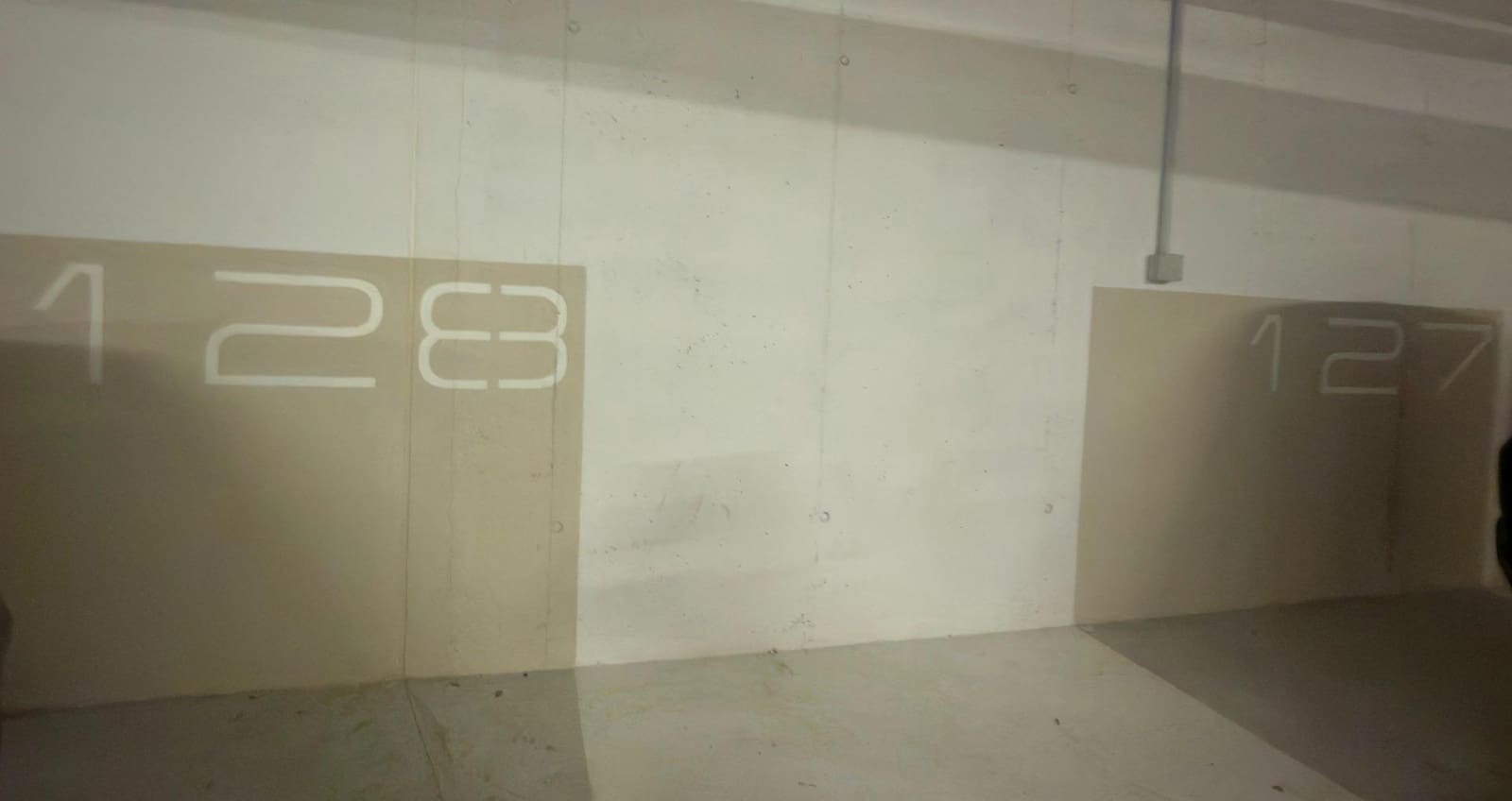 2 bedroom Flat for sale in Nueva Andalucia with pool garage - € 800,000 (Ref: 9630087)