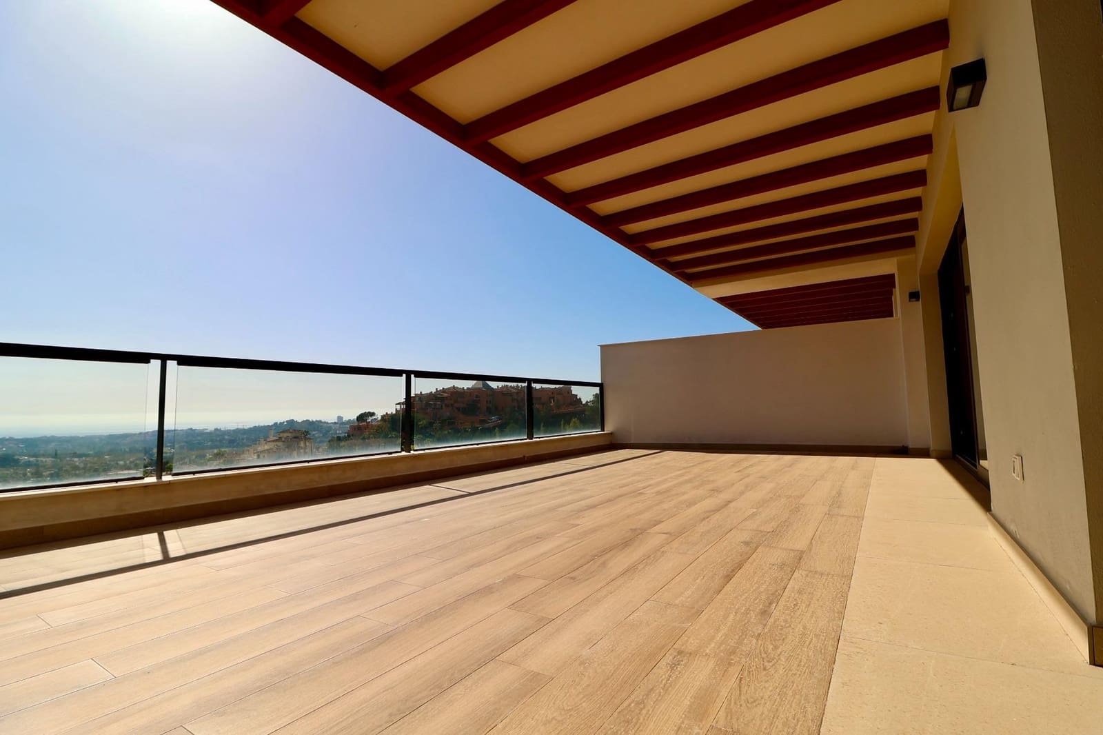 2 bedroom Flat for sale in Nueva Andalucia with pool garage - € 800,000 (Ref: 9630087)