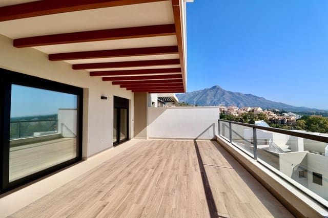 2 bedroom Flat for sale in Los Naranjos, Marbella with pool garage - € 800,000 (Ref: 9630087)