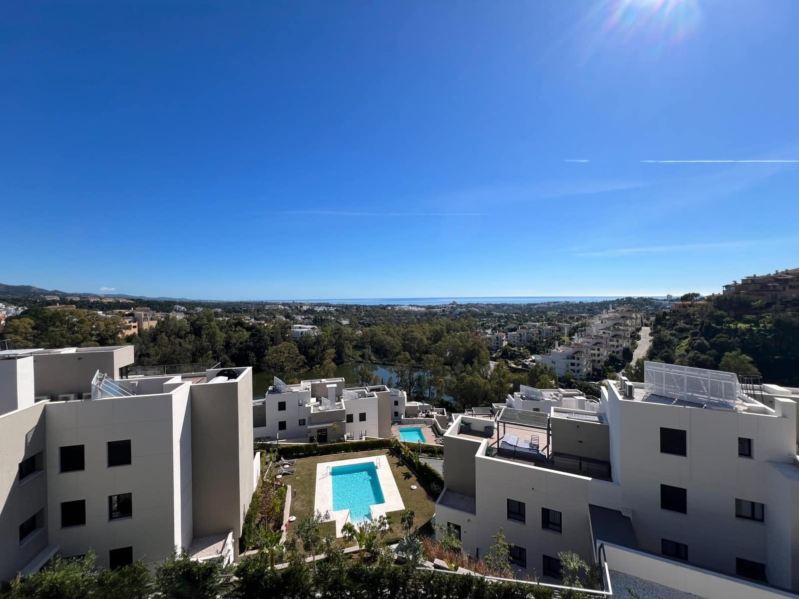 2 bedroom Flat for sale in Nueva Andalucia with pool garage - € 800,000 (Ref: 9630087)