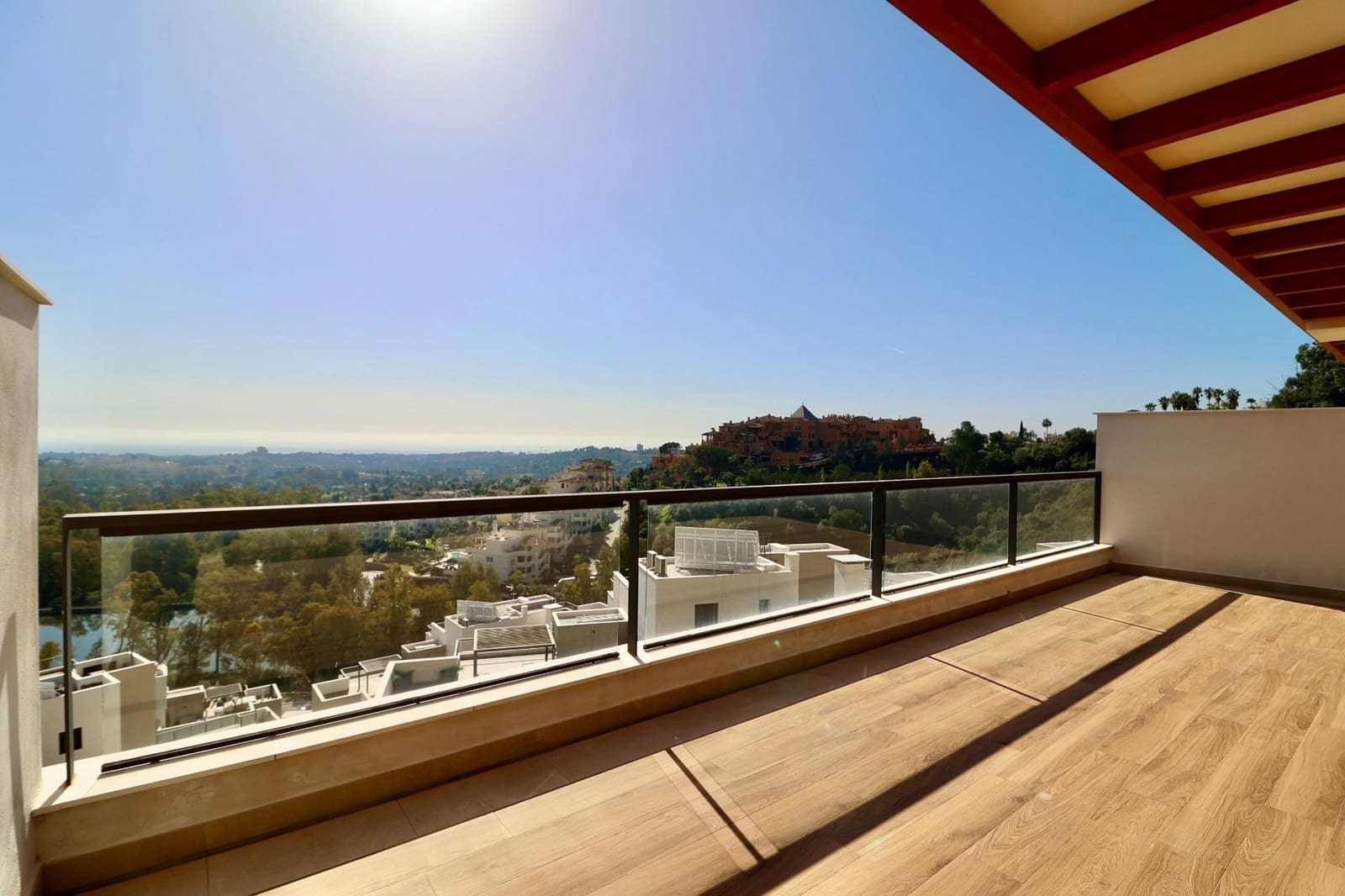 2 bedroom Flat for sale in Nueva Andalucia with pool garage - € 800,000 (Ref: 9630087)