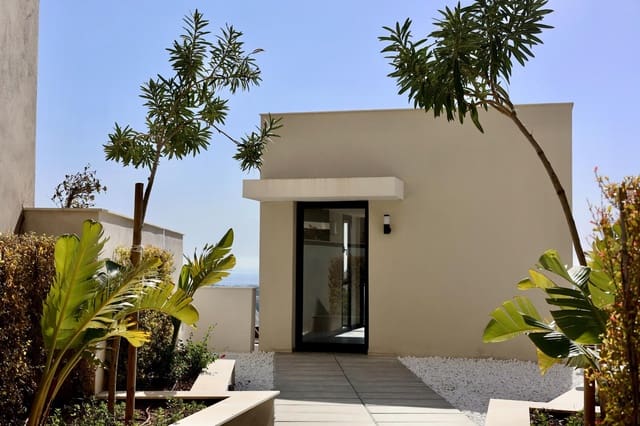 2 bedroom Flat for sale in Los Naranjos, Marbella with pool garage - € 800,000 (Ref: 9630087)