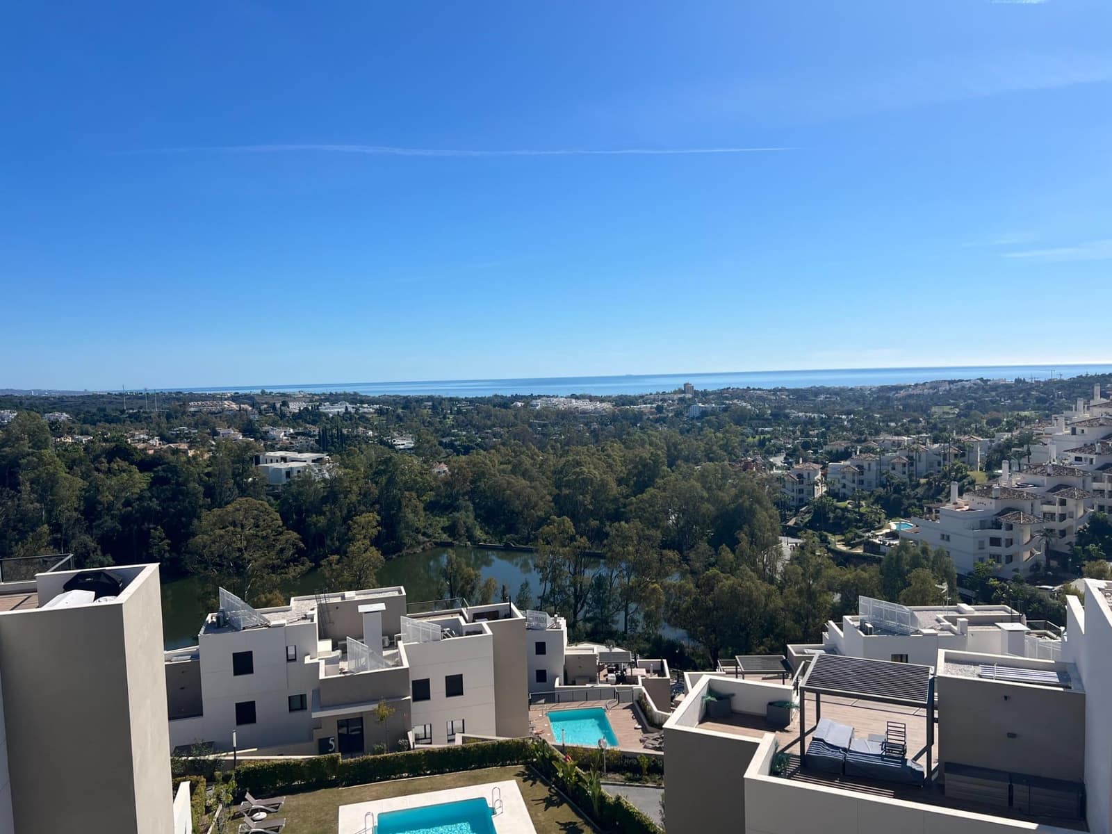 2 bedroom Flat for sale in Nueva Andalucia with pool garage - € 800,000 (Ref: 9630087)