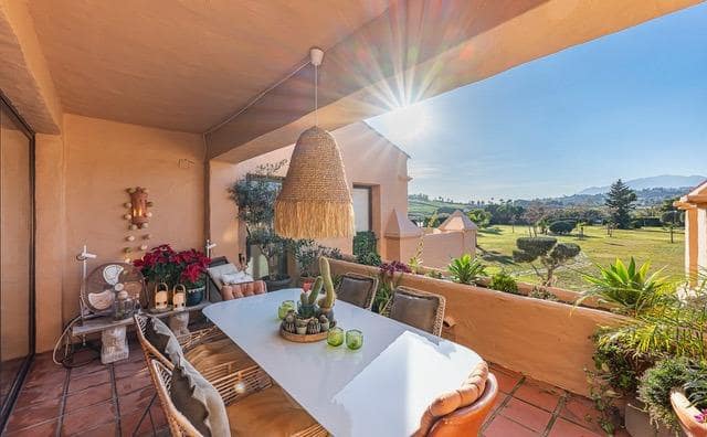3 chambre Penthouse à vendre à Nueva Atalaya, Estepona avec piscine - 795 000 € (Ref: 9645116)