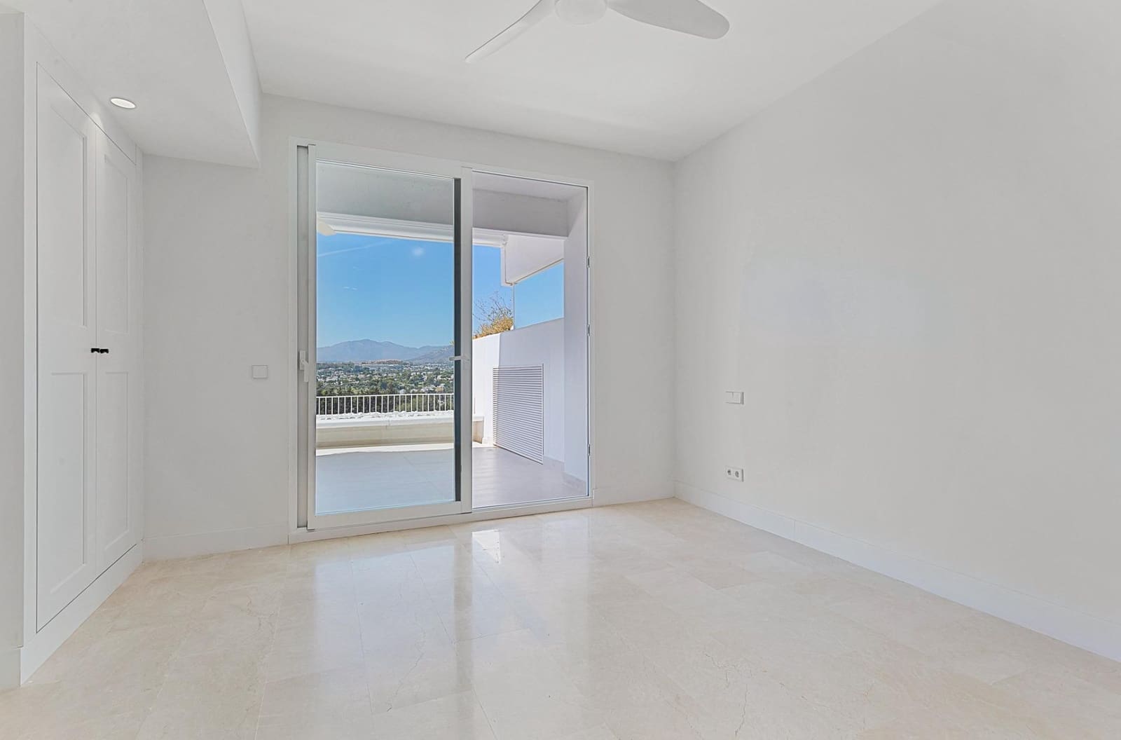 3 sovrum Lägenhet till salu i Marbella med garage - 1 750 000 € (Ref: 9670763)