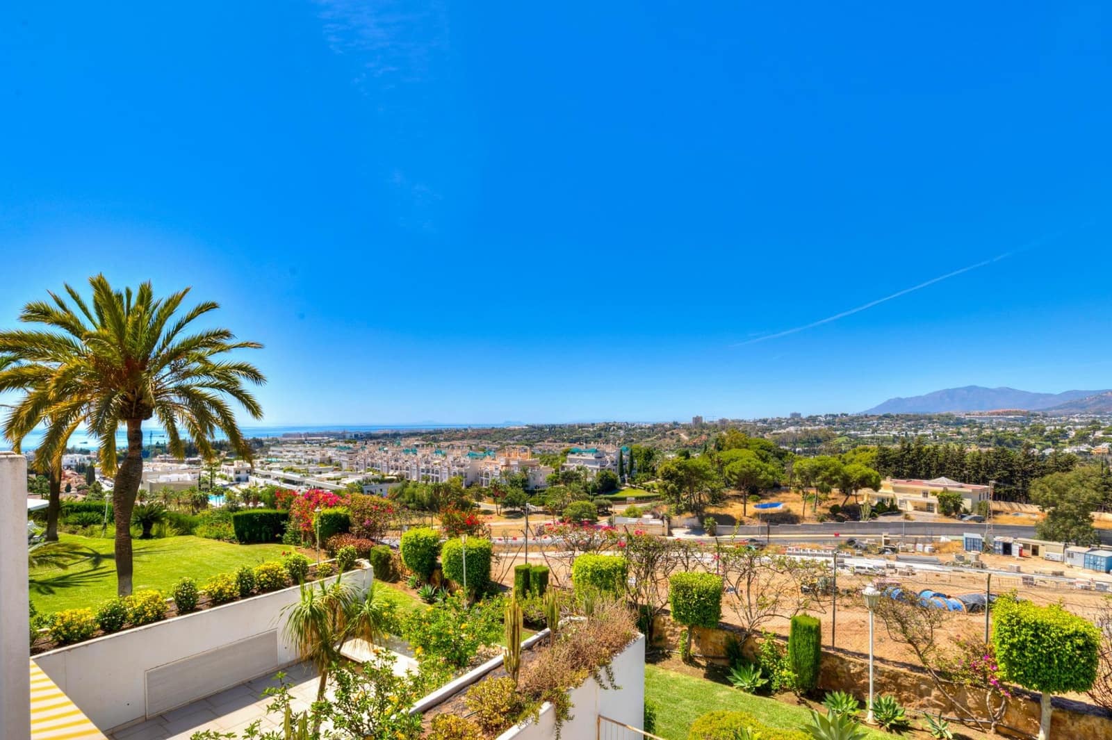 3 bedroom Apartment for sale in Marbella with garage - € 1,750,000 (Ref: 9670763)