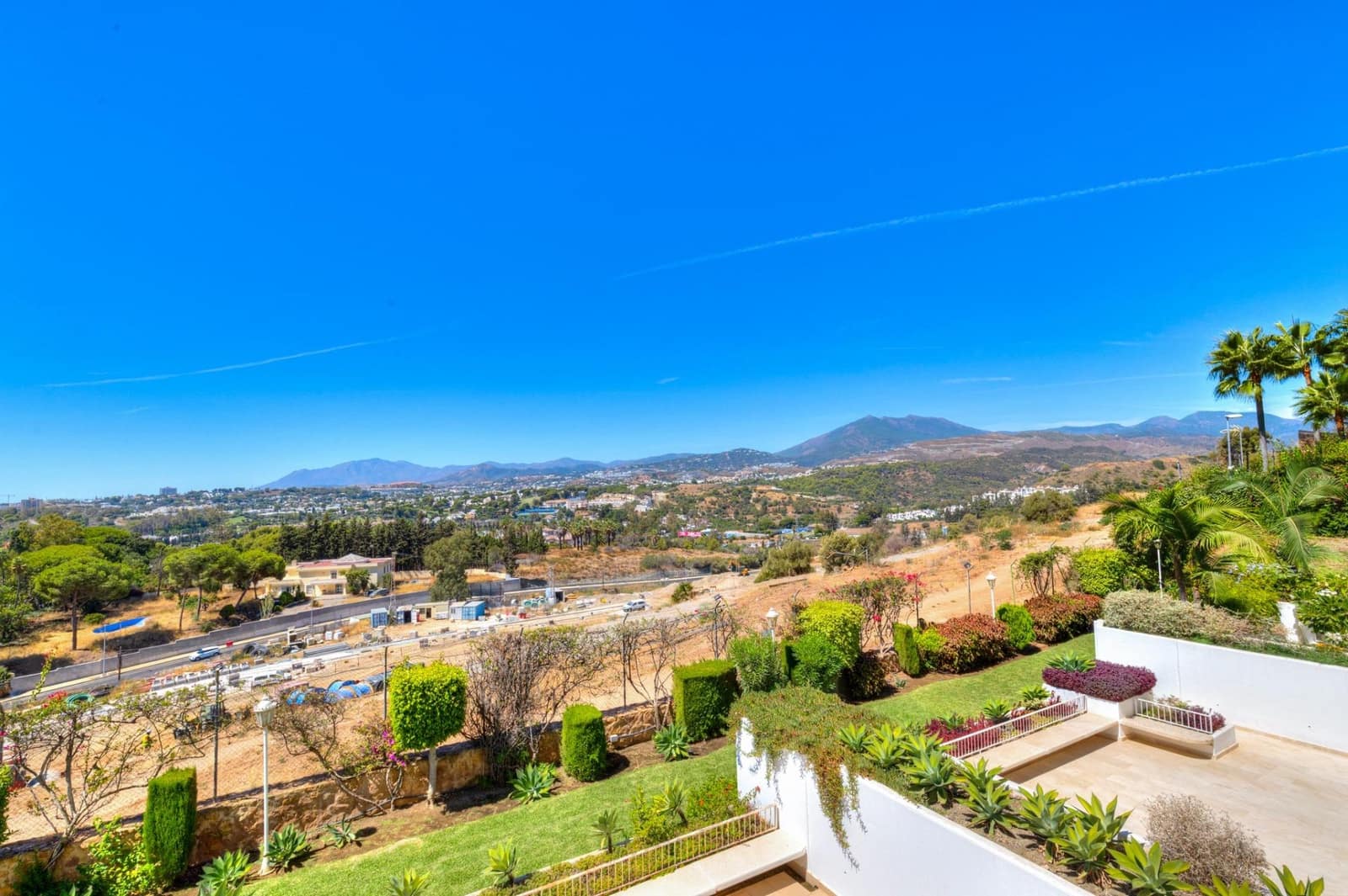 3 bedroom Apartment for sale in Marbella with garage - € 1,750,000 (Ref: 9670763)