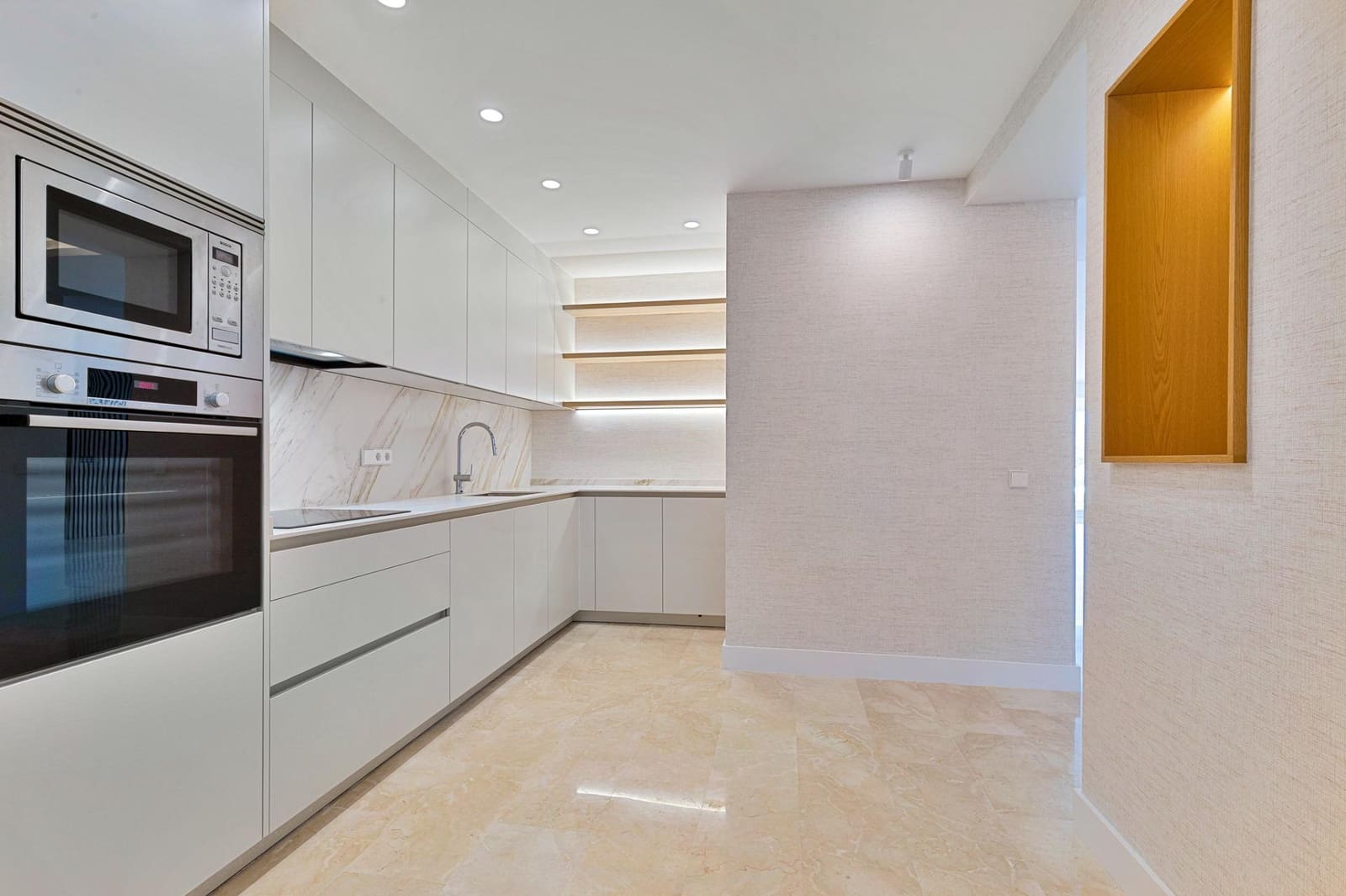 3 makuuhuone Huoneisto myytävänä paikassa Marbella mukana 
autotalli - 1 690 000 € (Ref: 9670763)