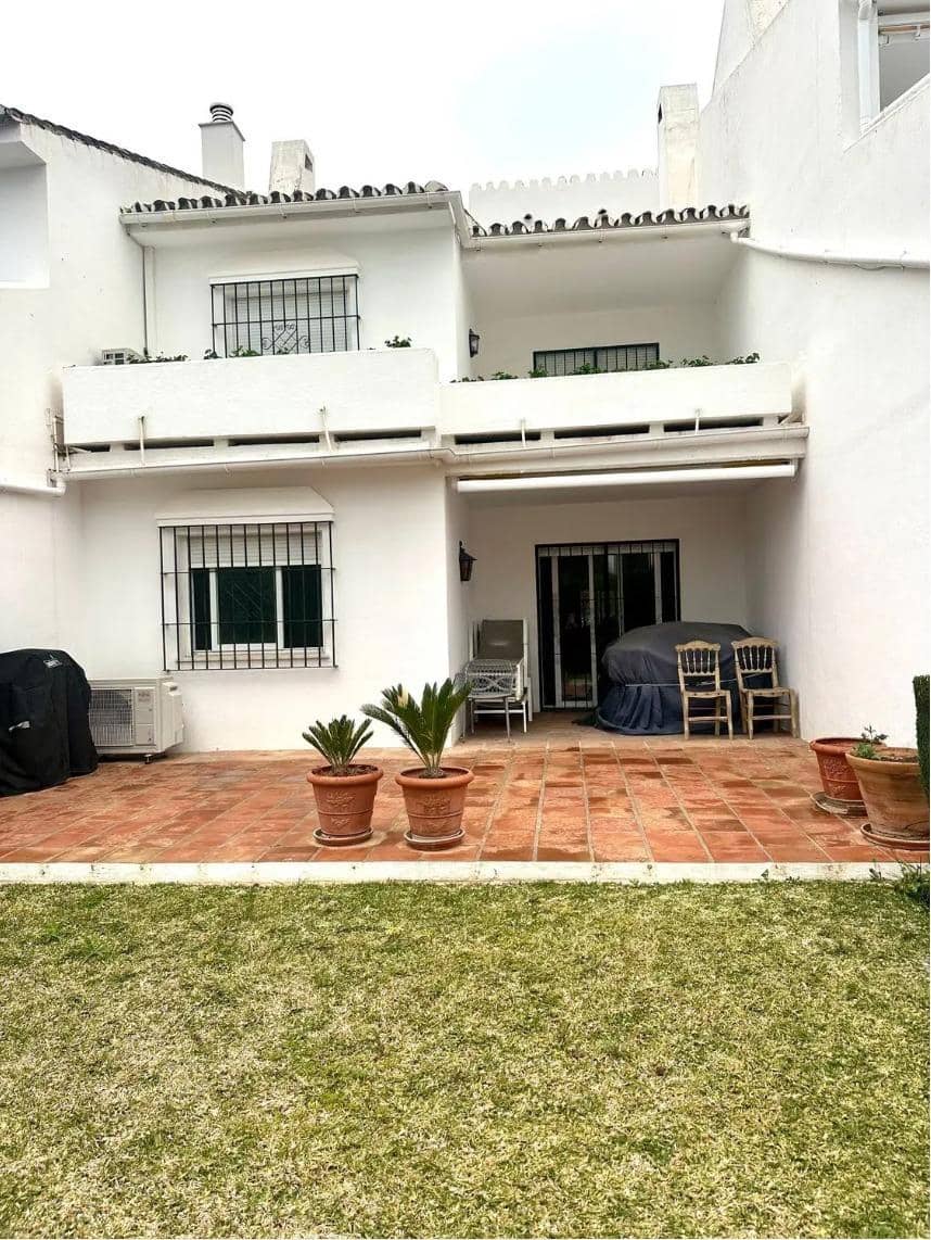 2 makuuhuone Huoneisto myytävänä paikassa Nueva Andalucia - 565 000 € (Ref: 9784542)