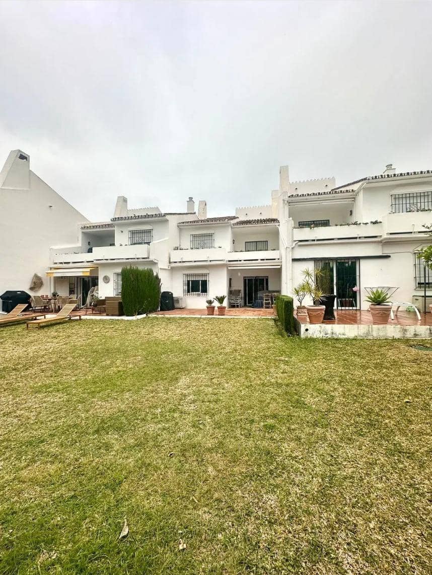 2 makuuhuone Huoneisto myytävänä paikassa Nueva Andalucia - 565 000 € (Ref: 9784542)