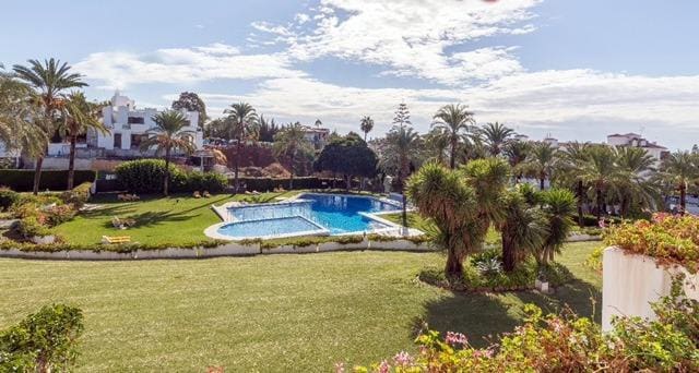 2 makuuhuone Huoneisto myytävänä paikassa Nueva Andalucia - 565 000 € (Ref: 9784542)
