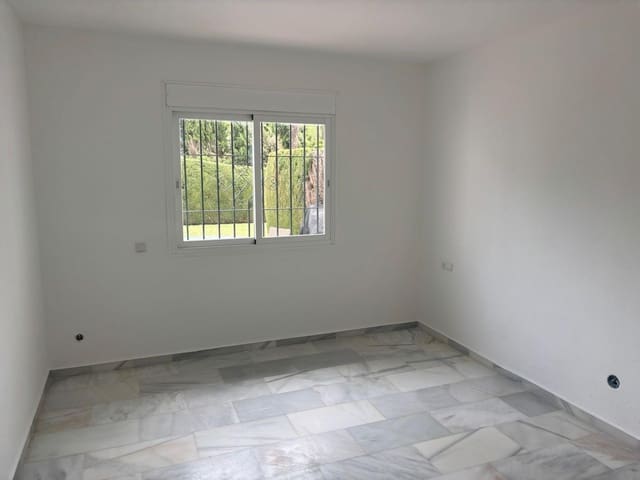 Apartamento de 2 habitaciones en Nueva Andalucía Centro, Marbella en venta - 565.000 € (Ref: 9784542)