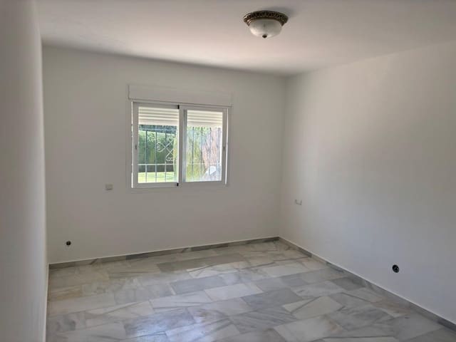 Apartamento de 2 habitaciones en Nueva Andalucía Centro, Marbella en venta - 565.000 € (Ref: 9784542)