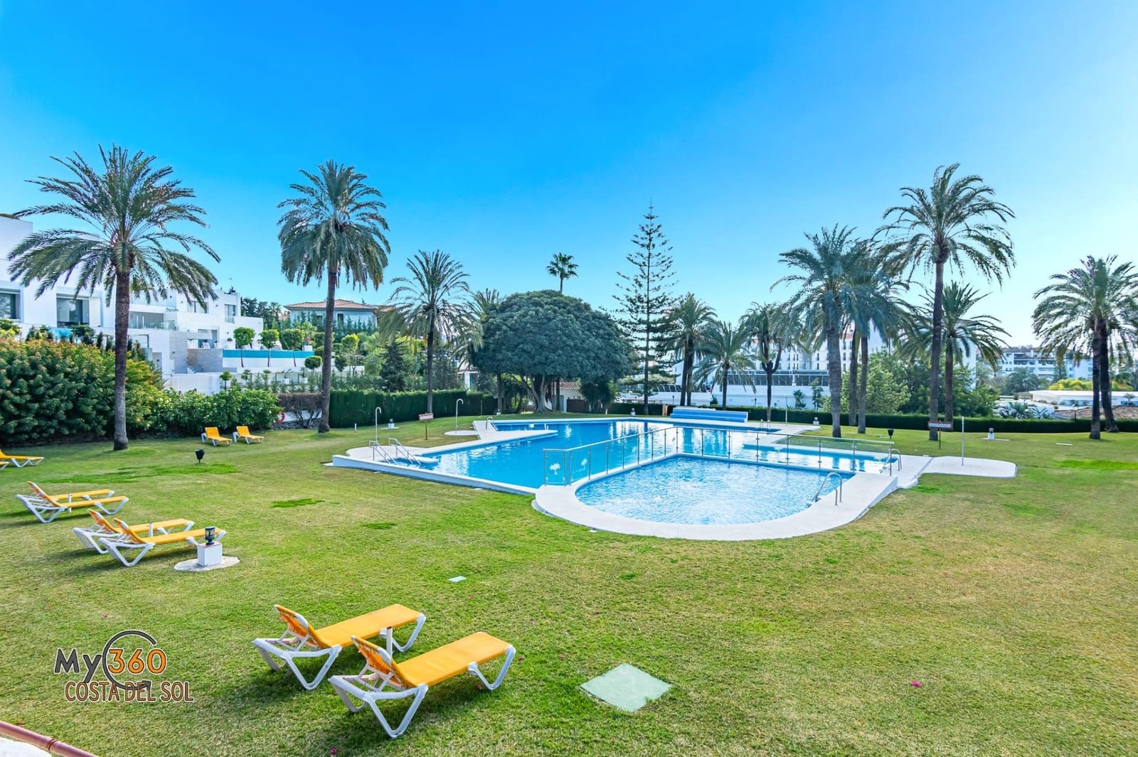 2 makuuhuone Huoneisto myytävänä paikassa Nueva Andalucia - 565 000 € (Ref: 9784542)