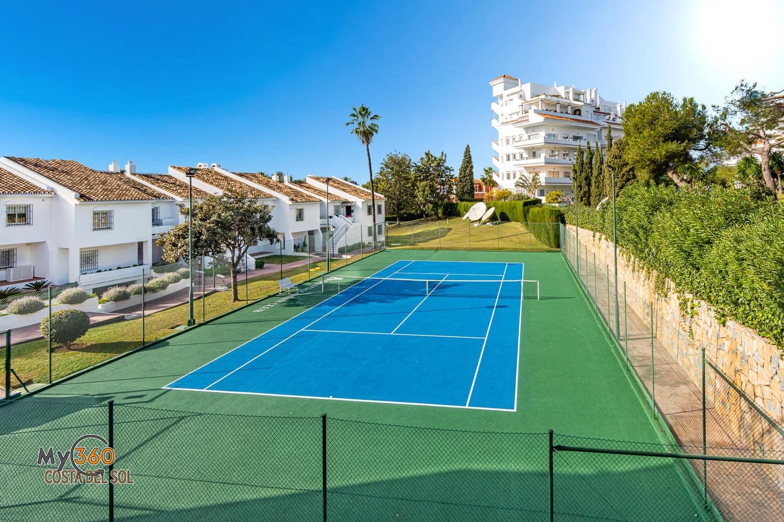 2 makuuhuone Huoneisto myytävänä paikassa Nueva Andalucia - 565 000 € (Ref: 9784542)
