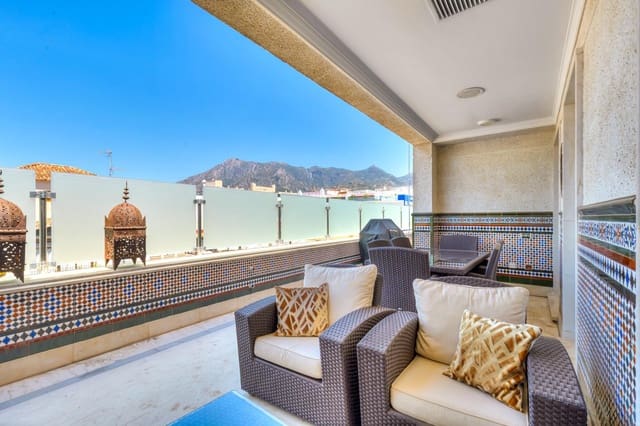 5 slaapkamer Penthouse te koop in Playa Bajadilla - Puertos, Marbella met garage - € 1.550.000 (Ref: 9878935)