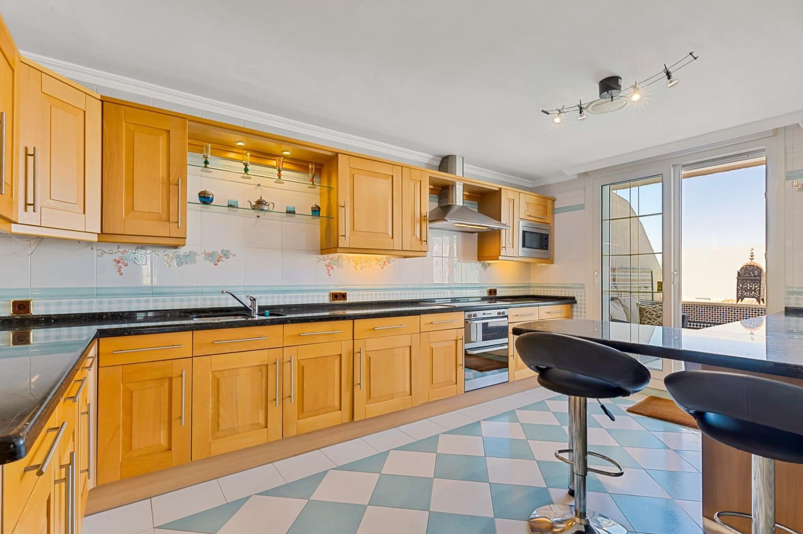 5 slaapkamer Penthouse te koop in Marbella met garage - € 1.550.000 (Ref: 9878935)