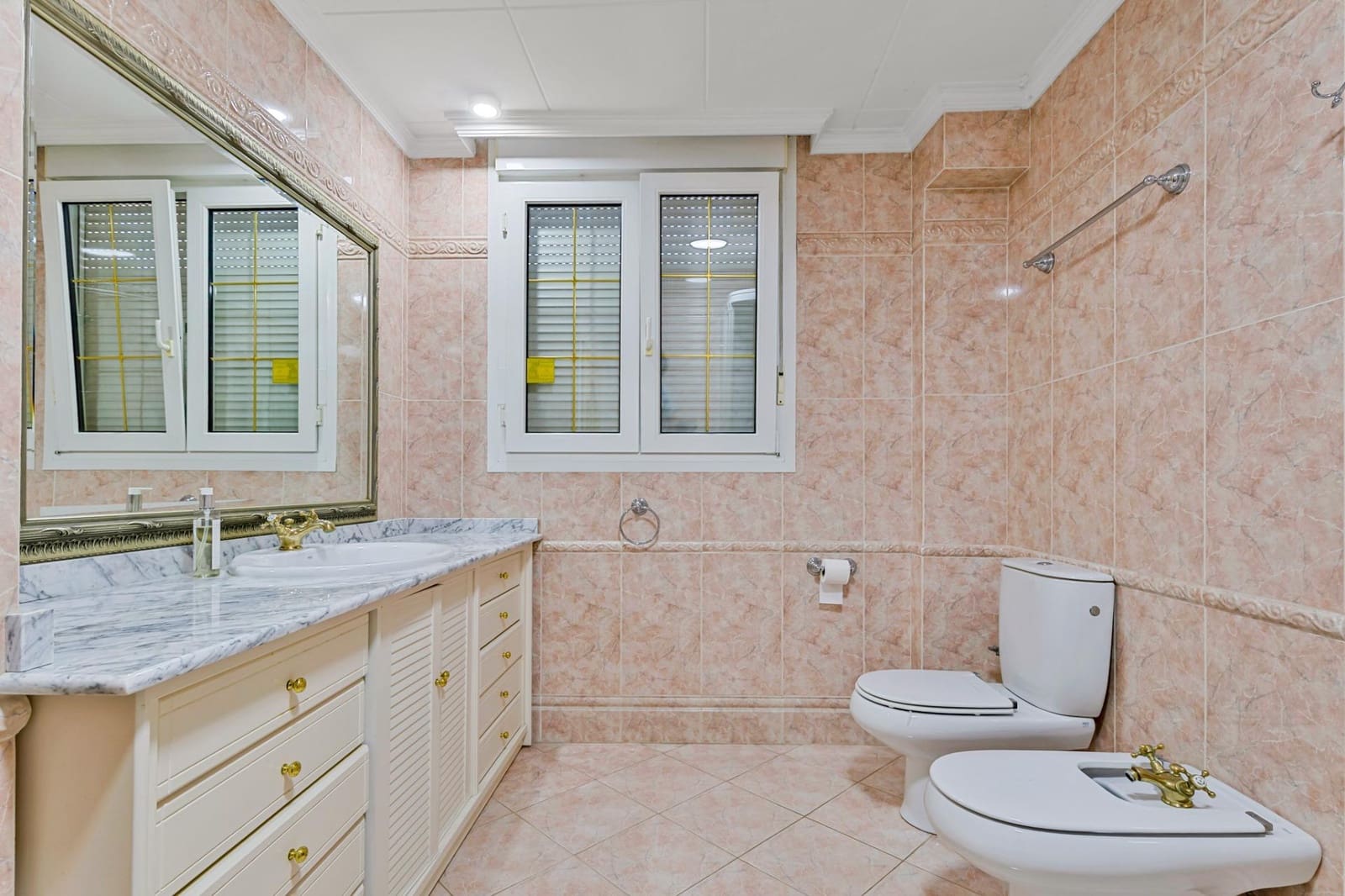 5 slaapkamer Penthouse te koop in Marbella met garage - € 1.550.000 (Ref: 9878935)
