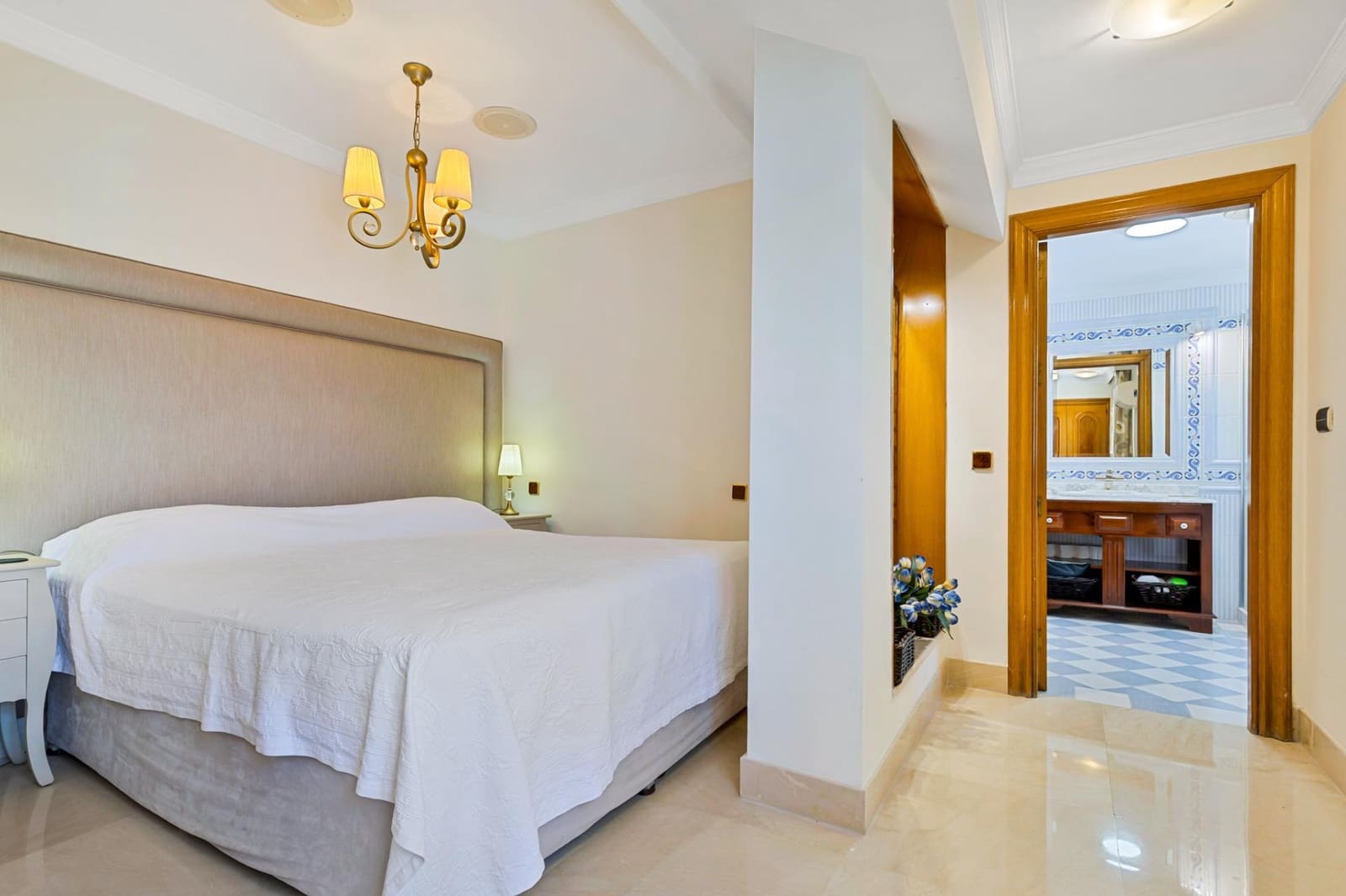 5 slaapkamer Penthouse te koop in Marbella met garage - € 1.550.000 (Ref: 9878935)