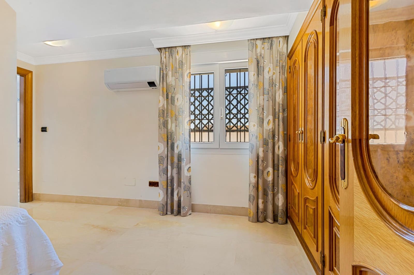 5 slaapkamer Penthouse te koop in Marbella met garage - € 1.550.000 (Ref: 9878935)