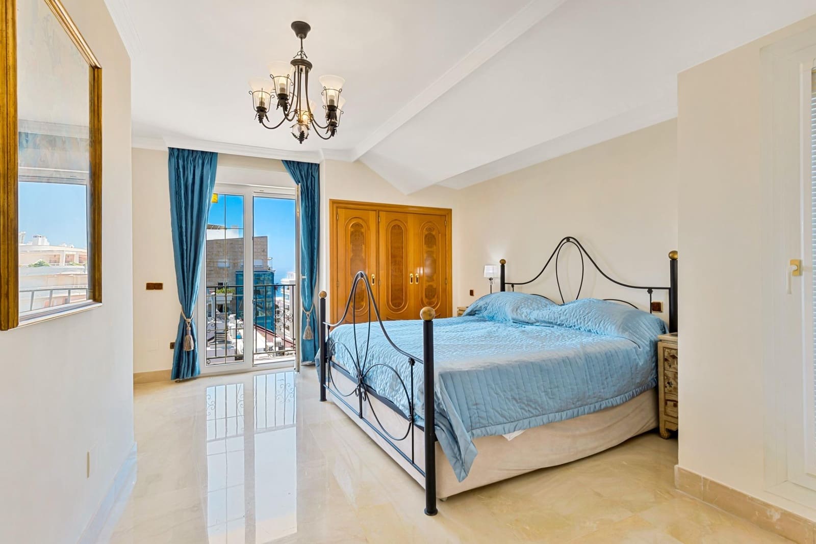 5 slaapkamer Penthouse te koop in Marbella met garage - € 1.550.000 (Ref: 9878935)
