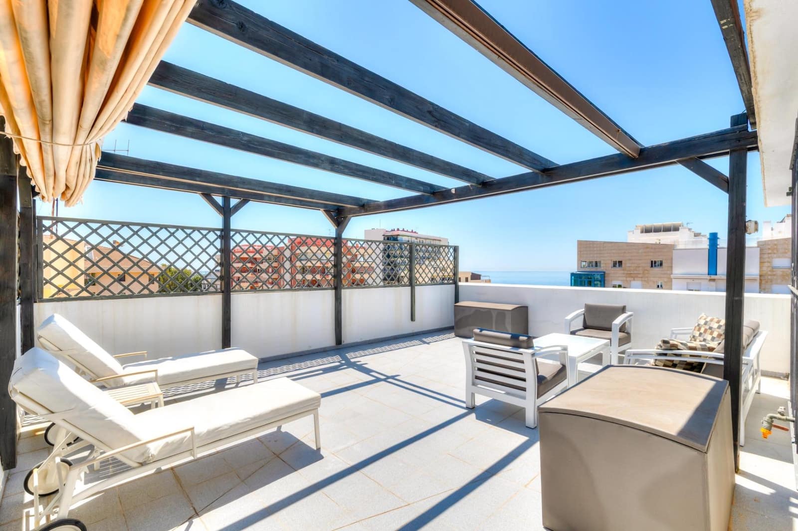5 slaapkamer Penthouse te koop in Marbella met garage - € 1.550.000 (Ref: 9878935)