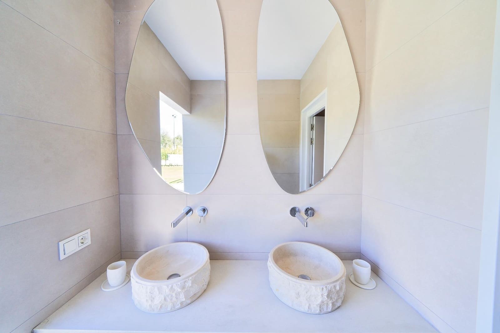 6 Zimmer Villa zu verkaufen in Guadalmina mit Pool Garage - 3.995.000 € (Ref: 9990786)