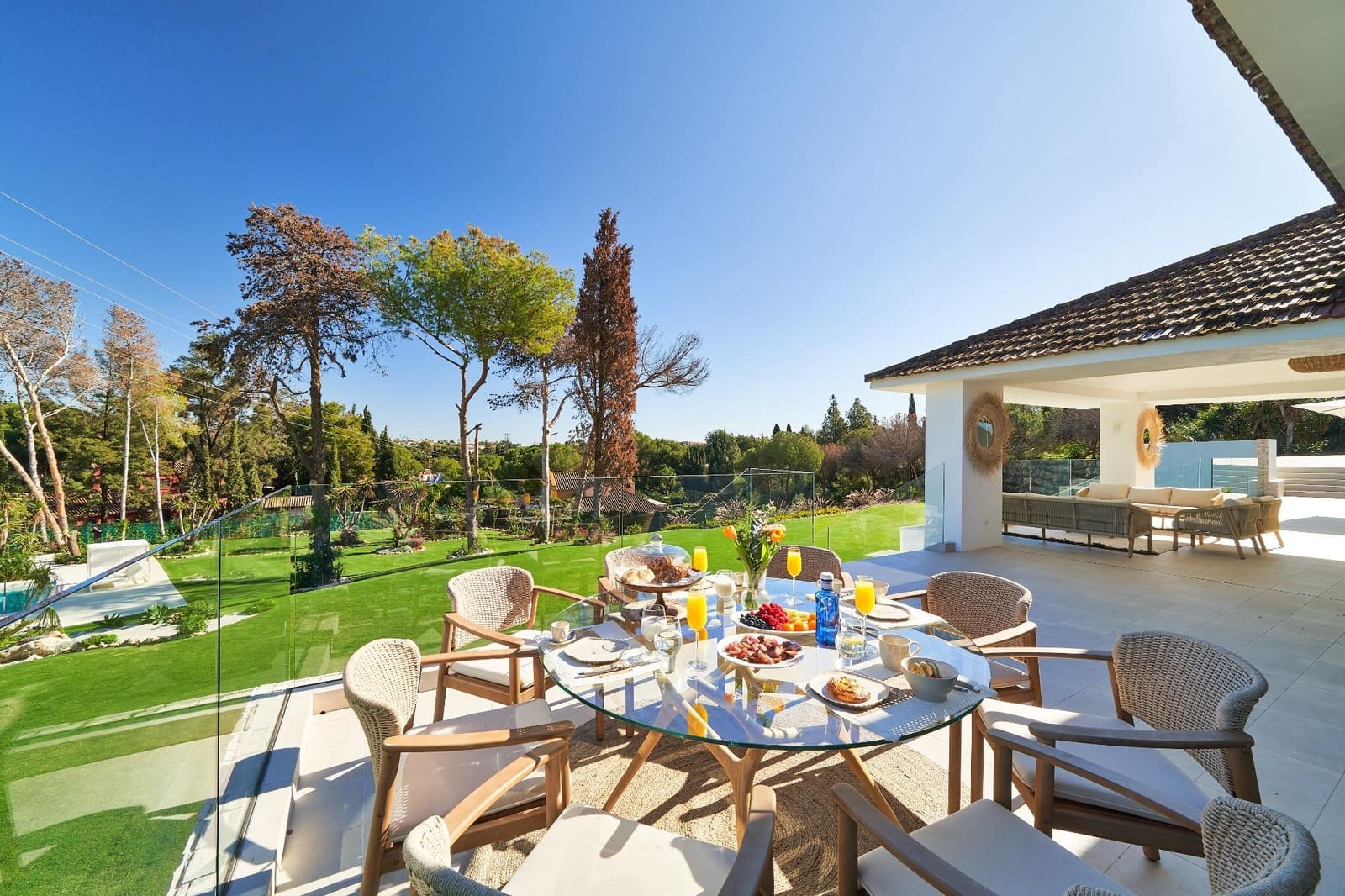6 Zimmer Villa zu verkaufen in Guadalmina mit Pool Garage - 3.995.000 € (Ref: 9990786)